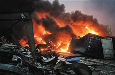 调查组：&ldquo;消防员用水灭火导致爆炸&rdquo;说法不成立