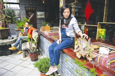 &ldquo;世界那么大&rdquo;一周年辞职女教师怀孕近一月