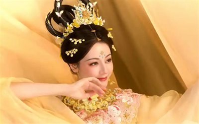 撼动全网 迪丽热巴嫦娥造型像神女下凡