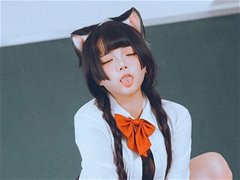 巨乳福利姬落落Raku_66麻辣老师和不良学生的交汇