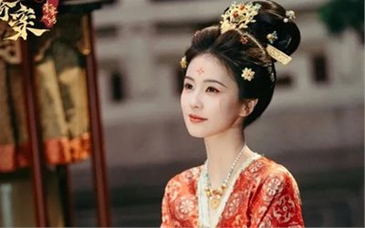 杨紫赵丽颖杨幂白鹿 新四大女顶流引热议